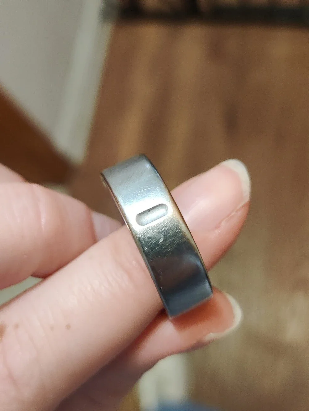 Silver Oura Ring Generation 4 Size 12 and charging base